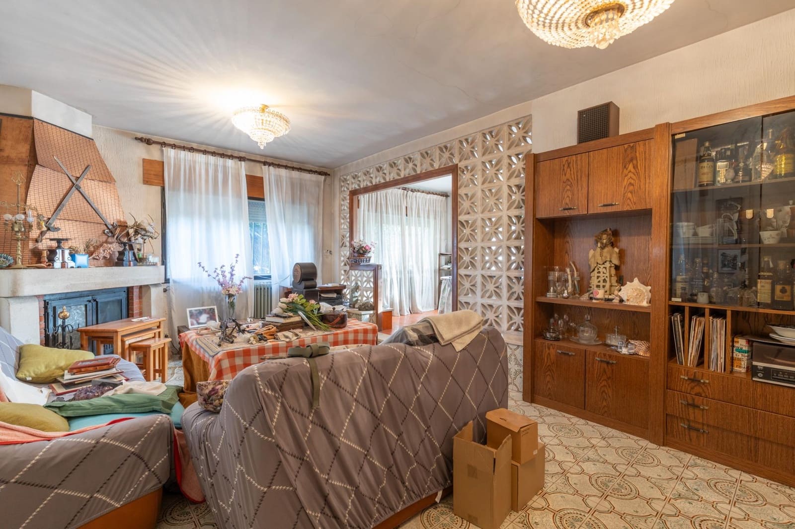 6 bedroom Villa for sale in La Zubia with pool garage - € 1,100,000 (Ref: 9674525)