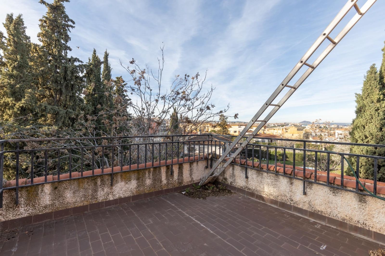 6 bedroom Villa for sale in La Zubia with pool garage - € 1,100,000 (Ref: 9674525)