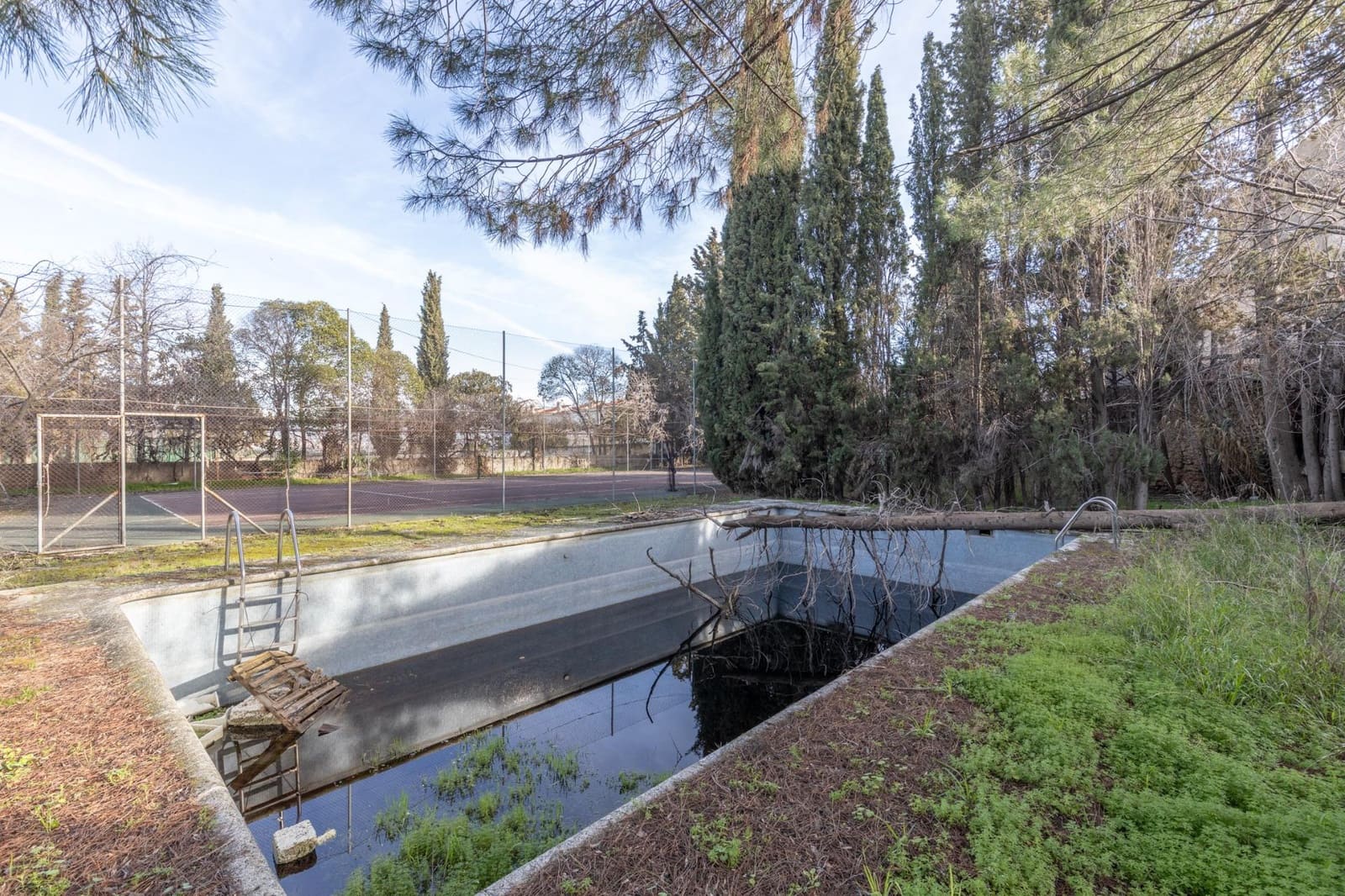 6 bedroom Villa for sale in La Zubia with pool garage - € 1,100,000 (Ref: 9674525)