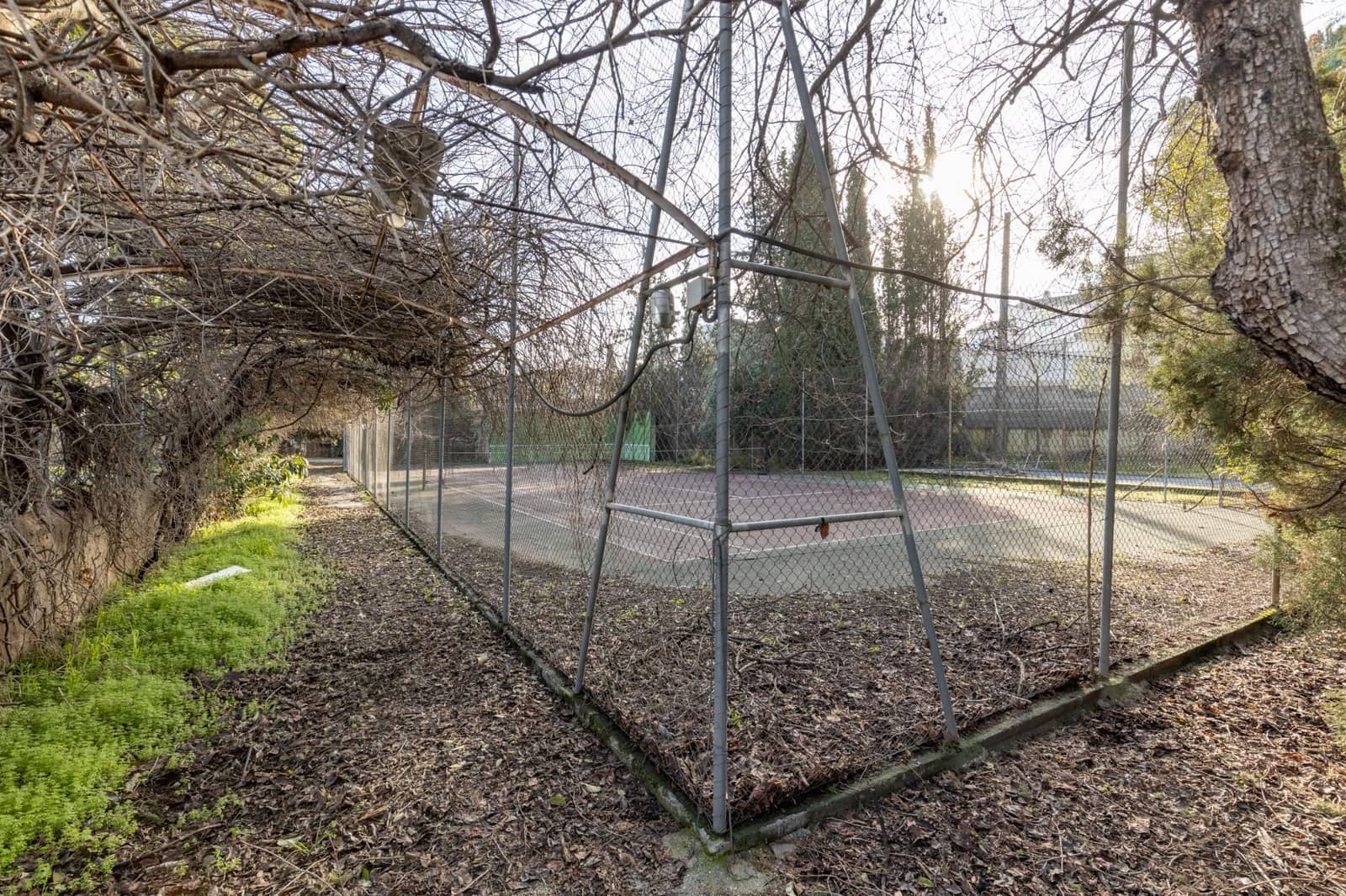 6 bedroom Villa for sale in La Zubia with pool garage - € 1,100,000 (Ref: 9674525)