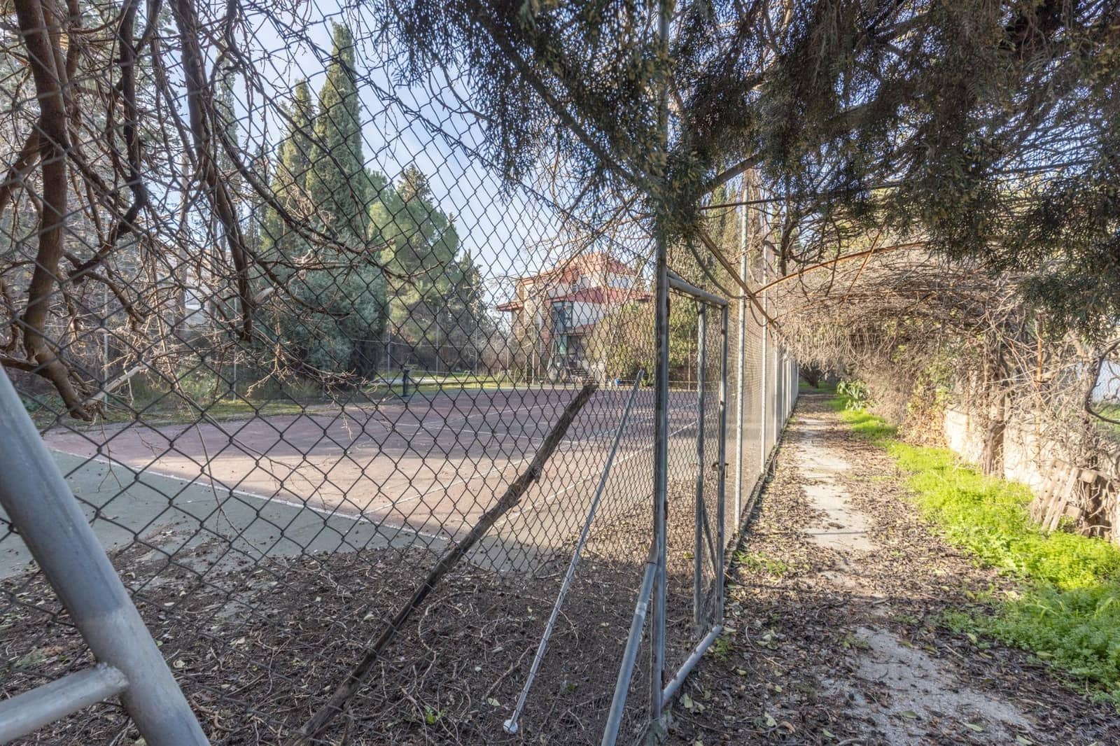 6 bedroom Villa for sale in La Zubia with pool garage - € 1,100,000 (Ref: 9674525)