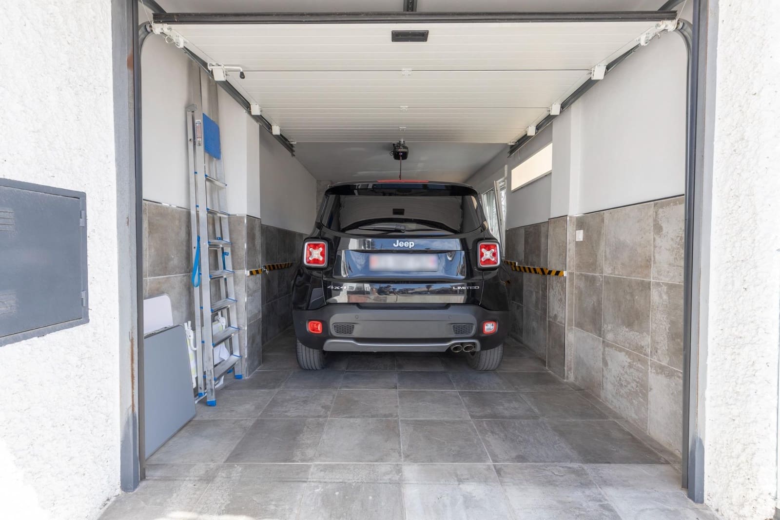 Chalet de 5 habitaciones en Peligros en venta con garaje - 395.000 € (Ref: 9677668)