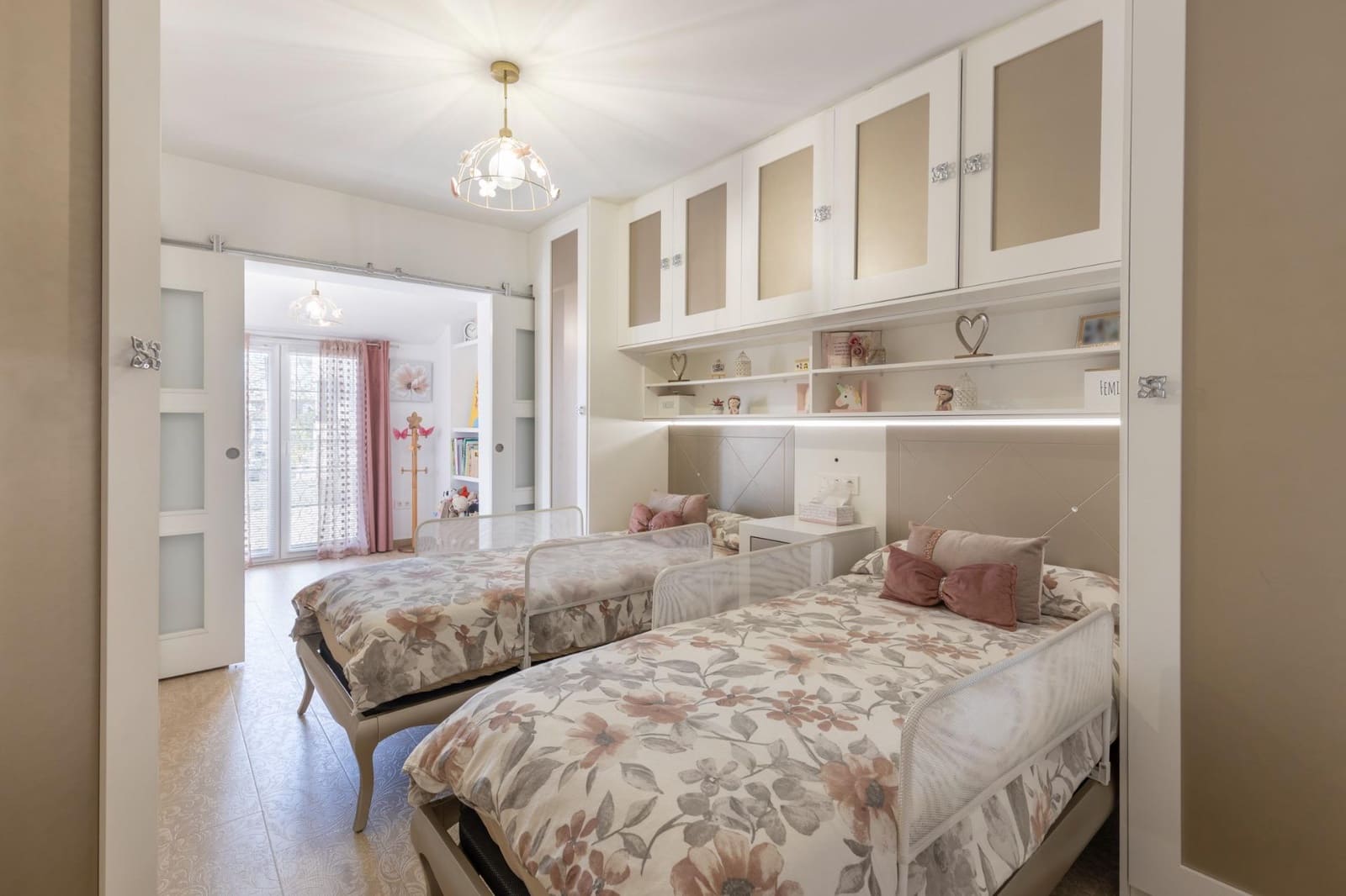 Chalet de 5 habitaciones en Peligros en venta con garaje - 395.000 € (Ref: 9677668)