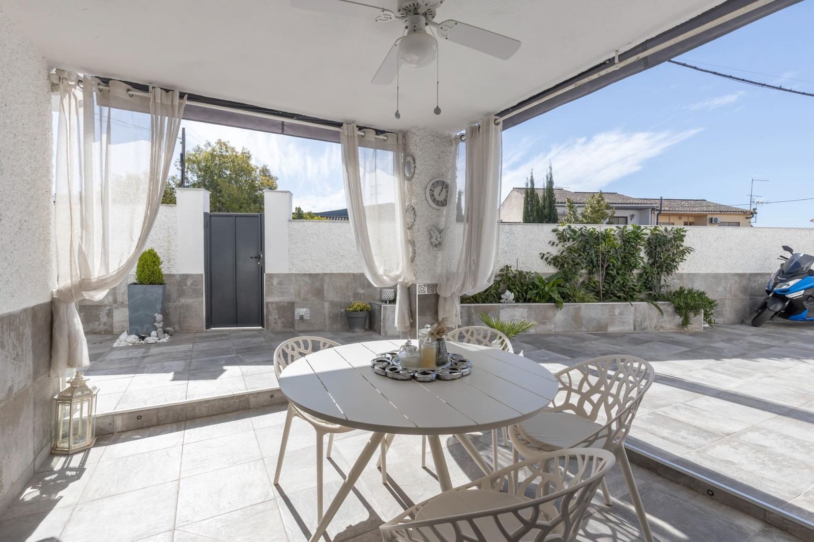 Chalet de 5 habitaciones en Peligros en venta con garaje - 395.000 € (Ref: 9677668)