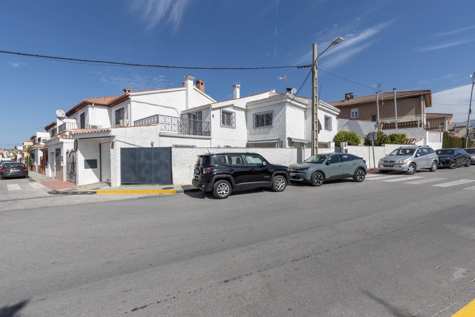 Chalet de 5 habitaciones en Peligros en venta con garaje - 395.000 € (Ref: 9677668)