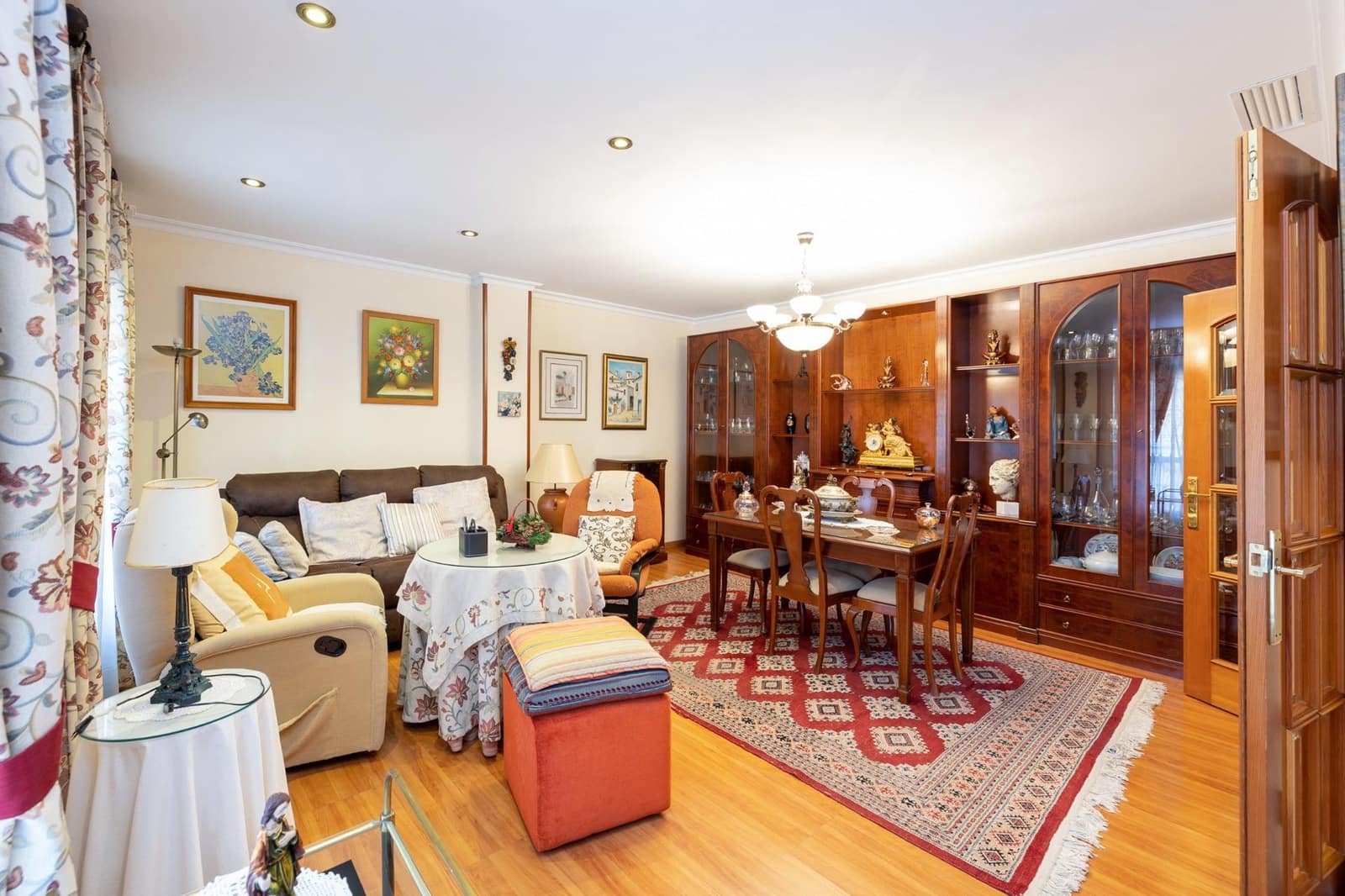 6 soveværelse Villa til salg i Granada by med swimmingpool - € 745.000 (Ref: 9677669)