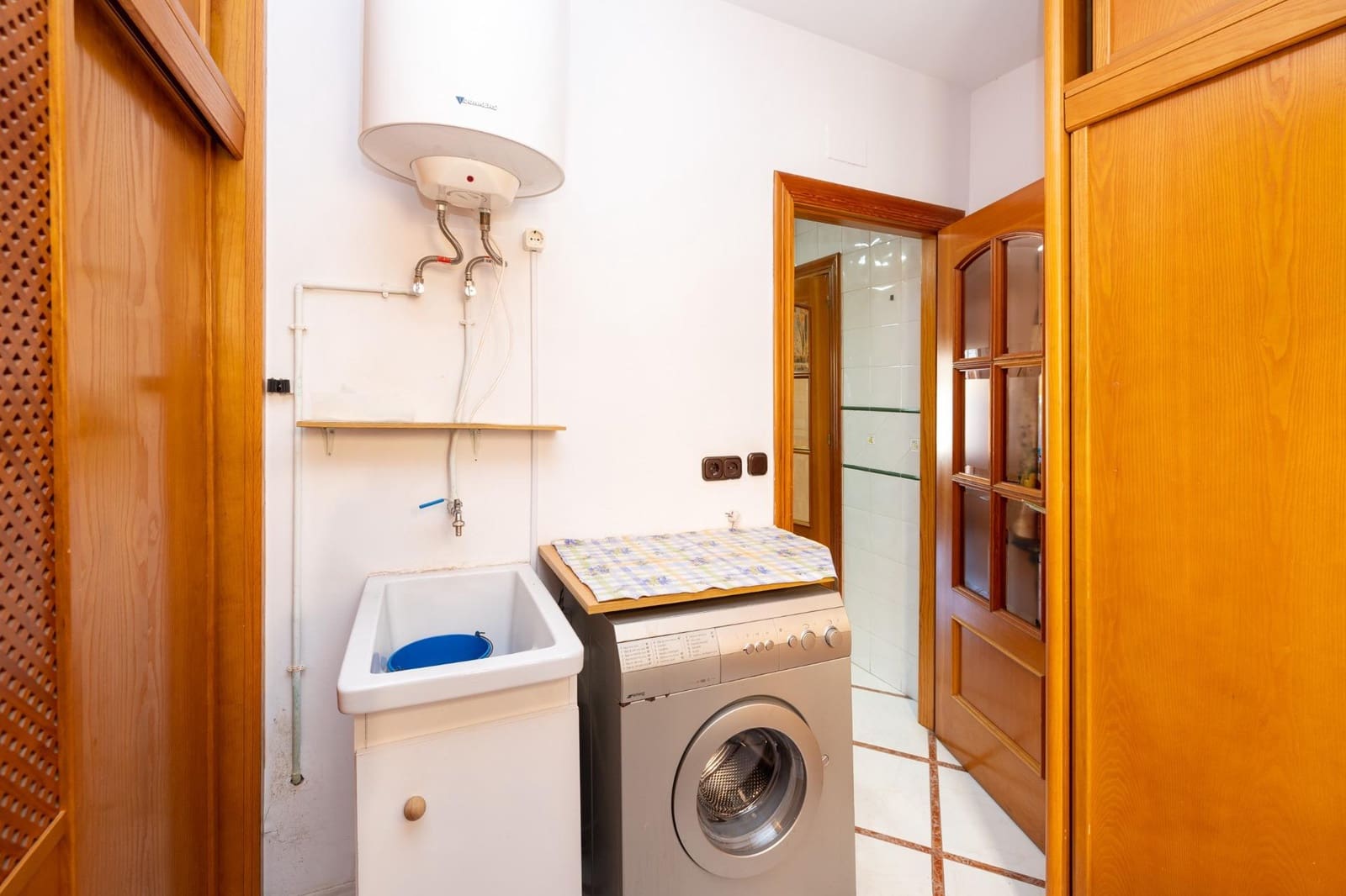 6 soveværelse Villa til salg i Granada by med swimmingpool - € 745.000 (Ref: 9677669)