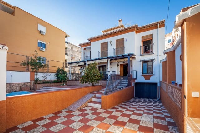 6 soveværelse Villa til salg i Cervantes, Granada by med swimmingpool - € 745.000 (Ref: 9677669)