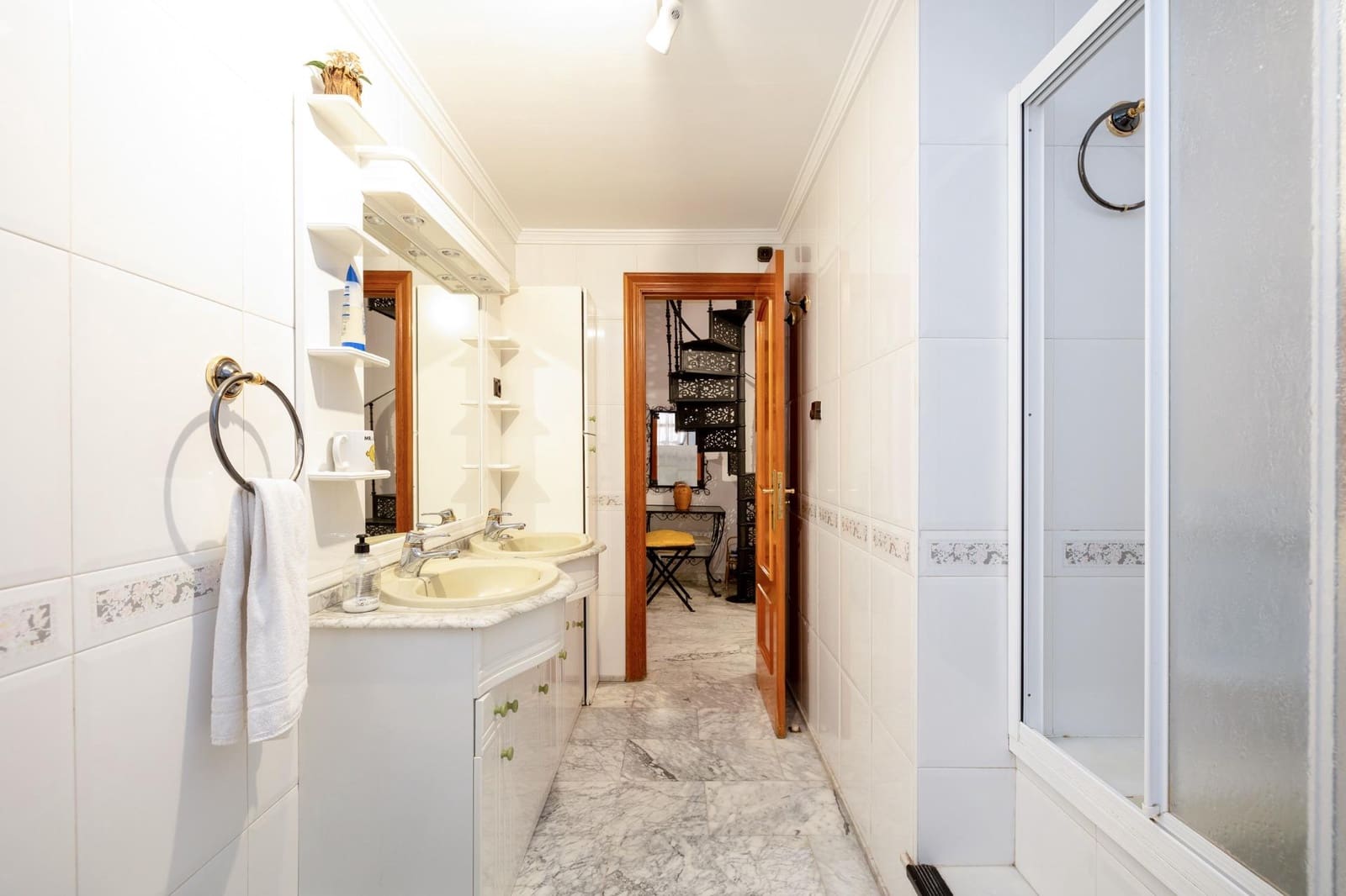 6 soveværelse Villa til salg i Granada by med swimmingpool - € 745.000 (Ref: 9677669)