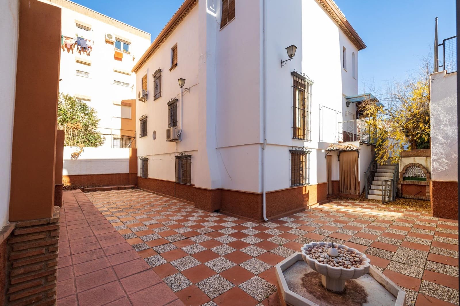 6 soveværelse Villa til salg i Granada by med swimmingpool - € 745.000 (Ref: 9677669)