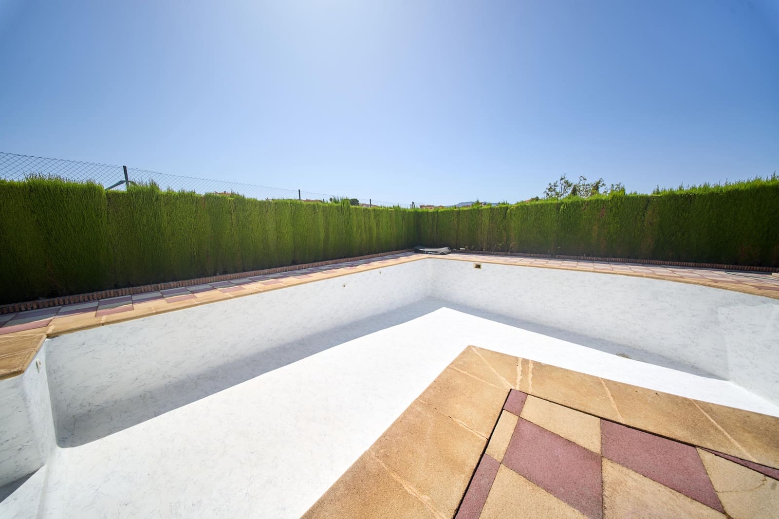 4 bedroom Villa for sale in Otura with pool - € 349,000 (Ref: 9677670)