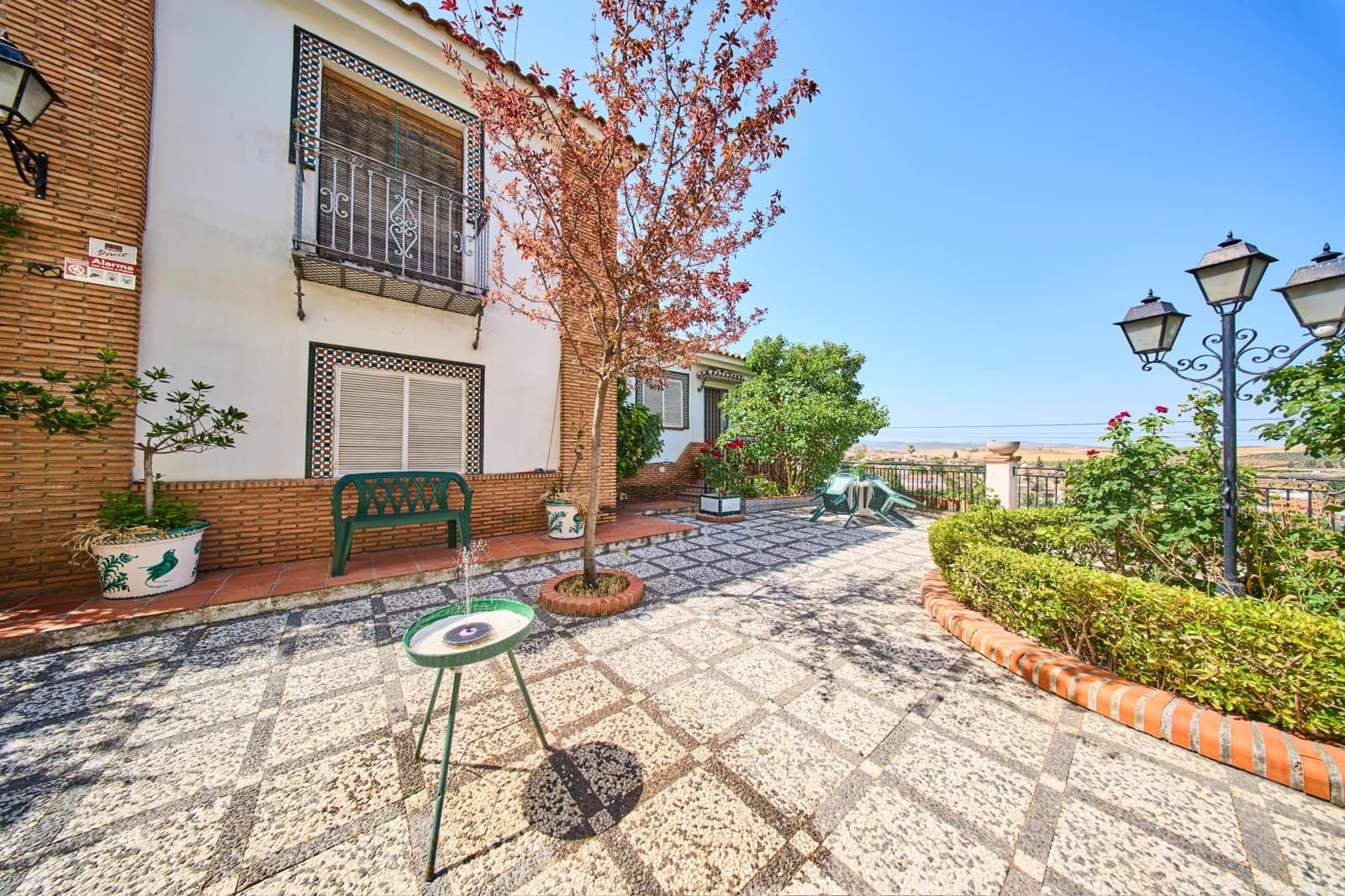 4 bedroom Villa for sale in Otura with pool - € 349,000 (Ref: 9677670)