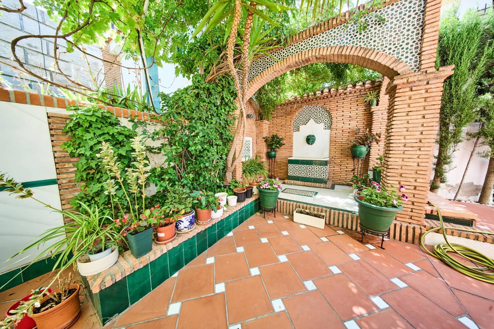 4 bedroom Villa for sale in Otura with pool - € 349,000 (Ref: 9677670)