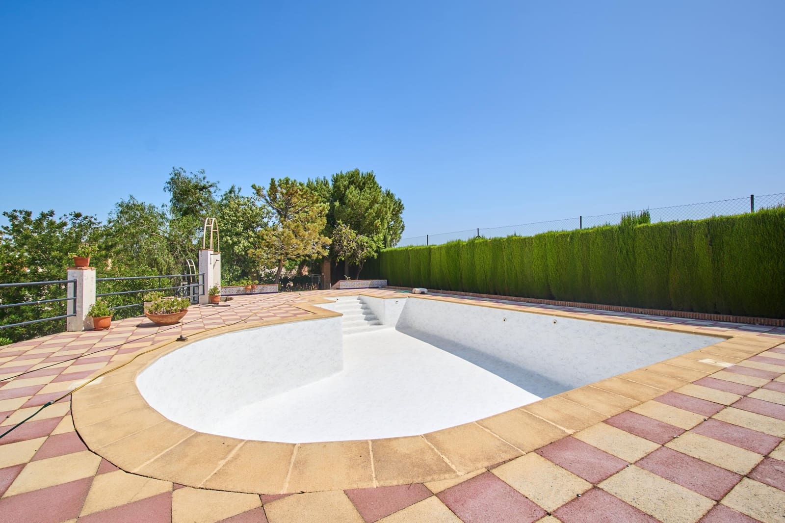 Chalet de 7 habitaciones en Otura en venta con piscina - 560.000 € (Ref: 9677672)