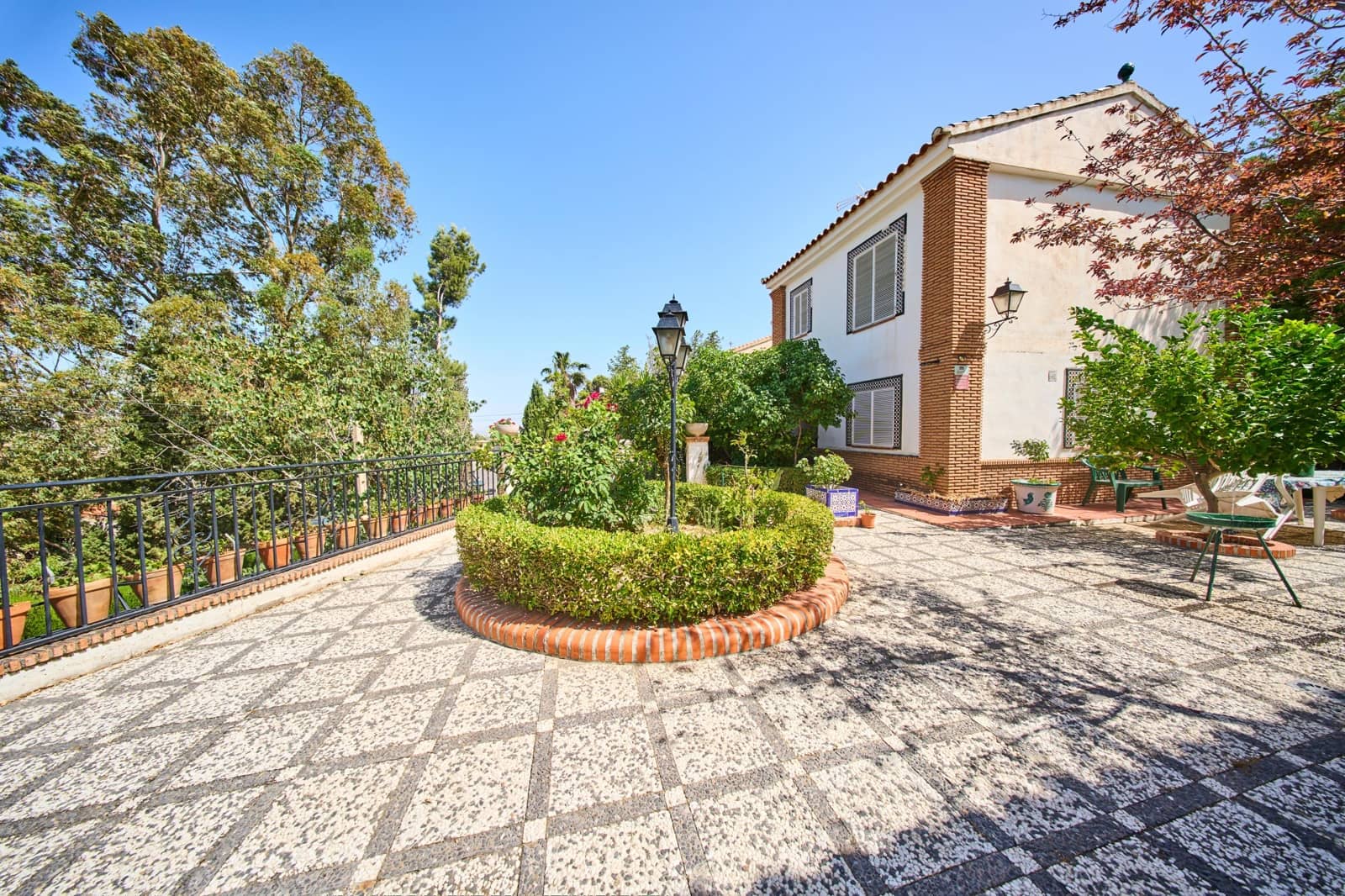 Chalet de 7 habitaciones en Otura en venta con piscina - 560.000 € (Ref: 9677672)