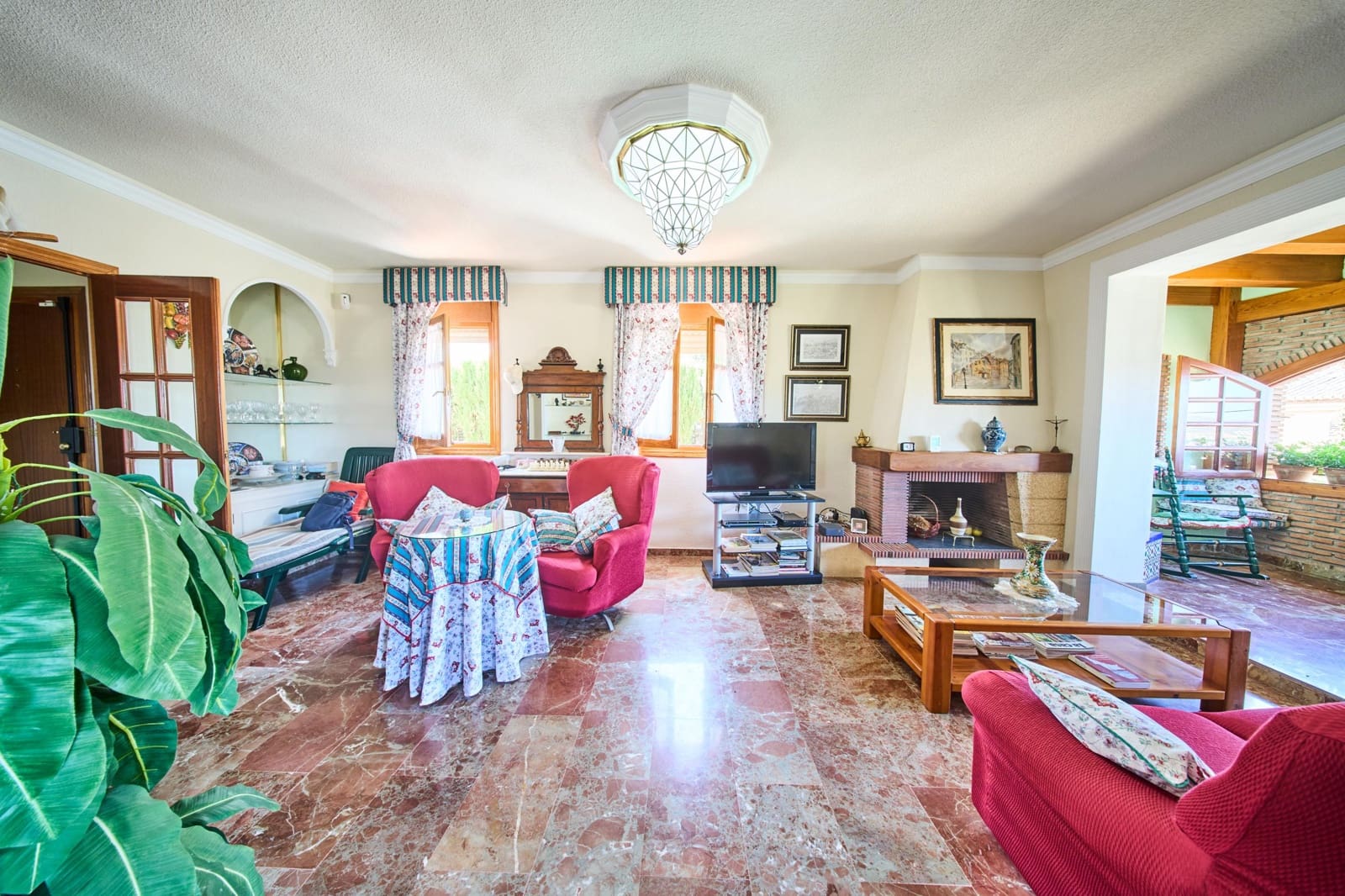 Chalet de 7 habitaciones en Otura en venta con piscina - 560.000 € (Ref: 9677672)