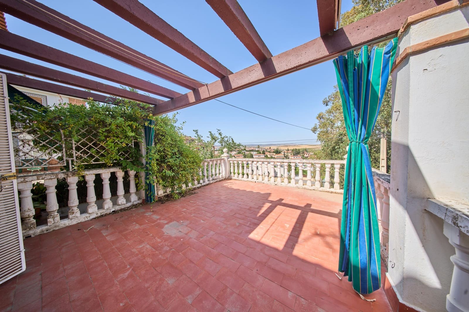 Chalet de 7 habitaciones en Otura en venta con piscina - 560.000 € (Ref: 9677672)