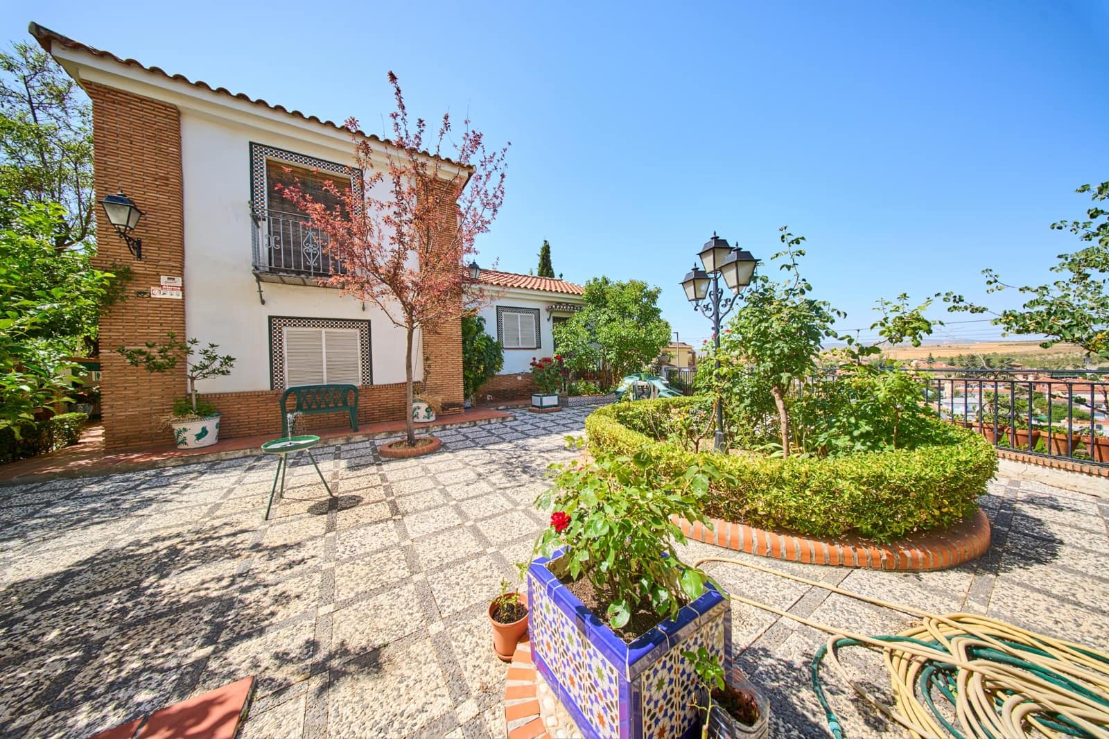 Chalet de 7 habitaciones en Otura en venta con piscina - 560.000 € (Ref: 9677672)