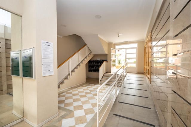 2 sypialnia Apartament na sprzedaż w Avda. Federico Garcia Lorca - Nueva Estación Autobuses, Miasto Grenada z basenem - 295 000 € (Ref: 9677674)