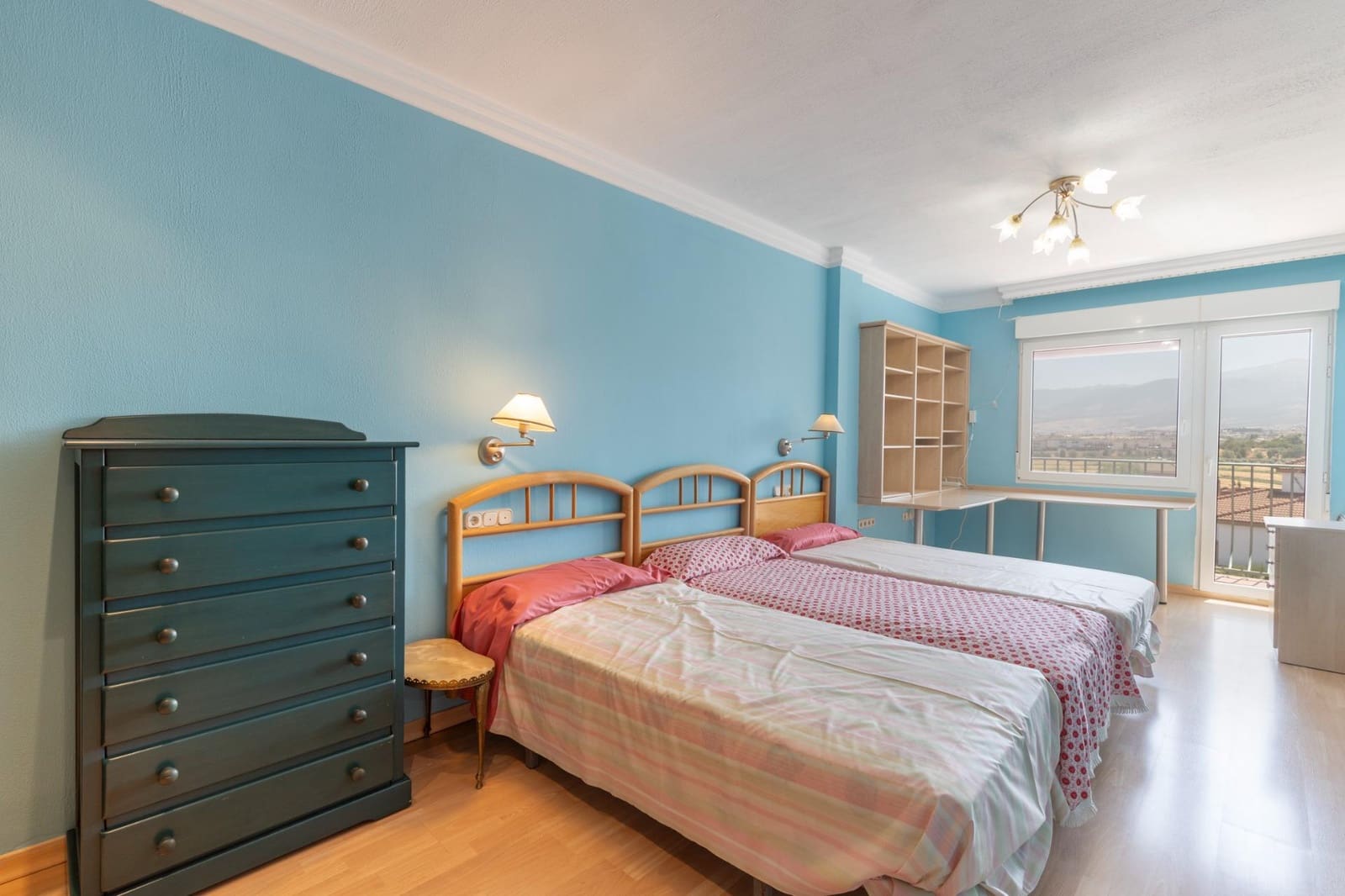 Chalet de 7 habitaciones en Las Gabias en venta con piscina garaje - 575.000 € (Ref: 9677677)