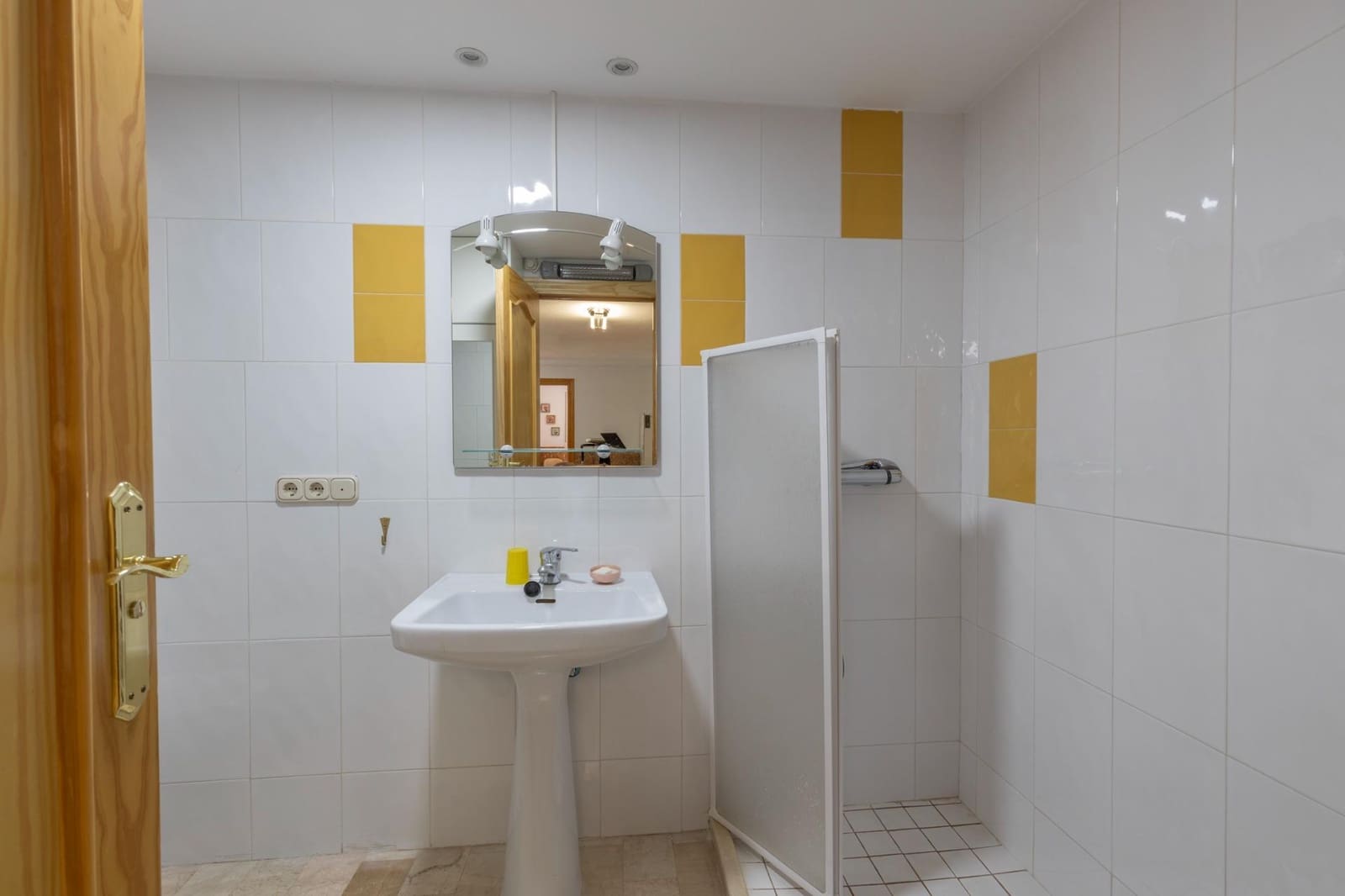 Chalet de 7 habitaciones en Las Gabias en venta con piscina garaje - 575.000 € (Ref: 9677677)