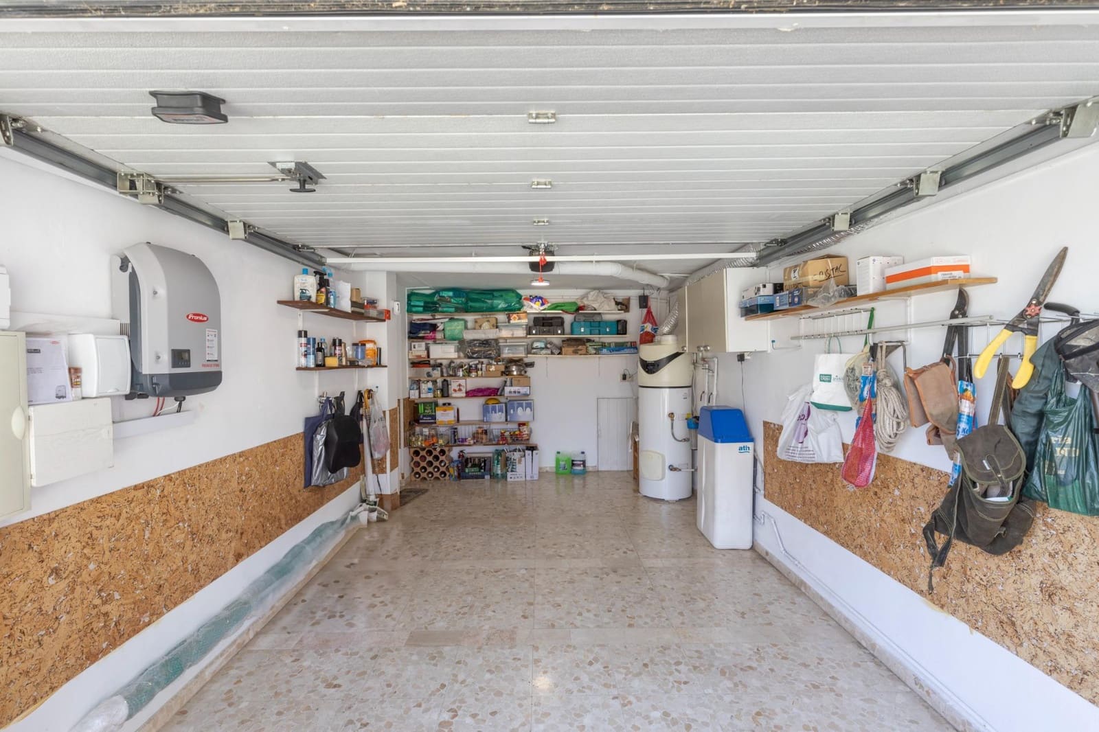 Chalet de 7 habitaciones en Las Gabias en venta con piscina garaje - 575.000 € (Ref: 9677677)