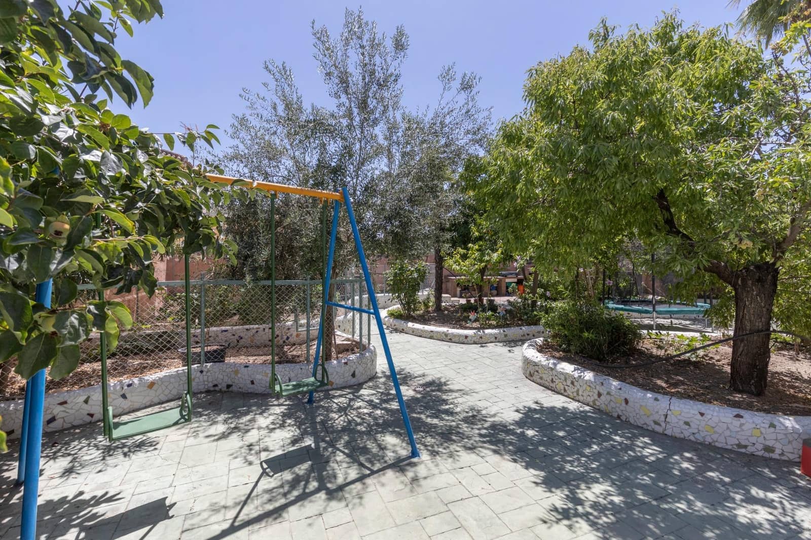 Chalet de 7 habitaciones en Las Gabias en venta con piscina garaje - 575.000 € (Ref: 9677677)