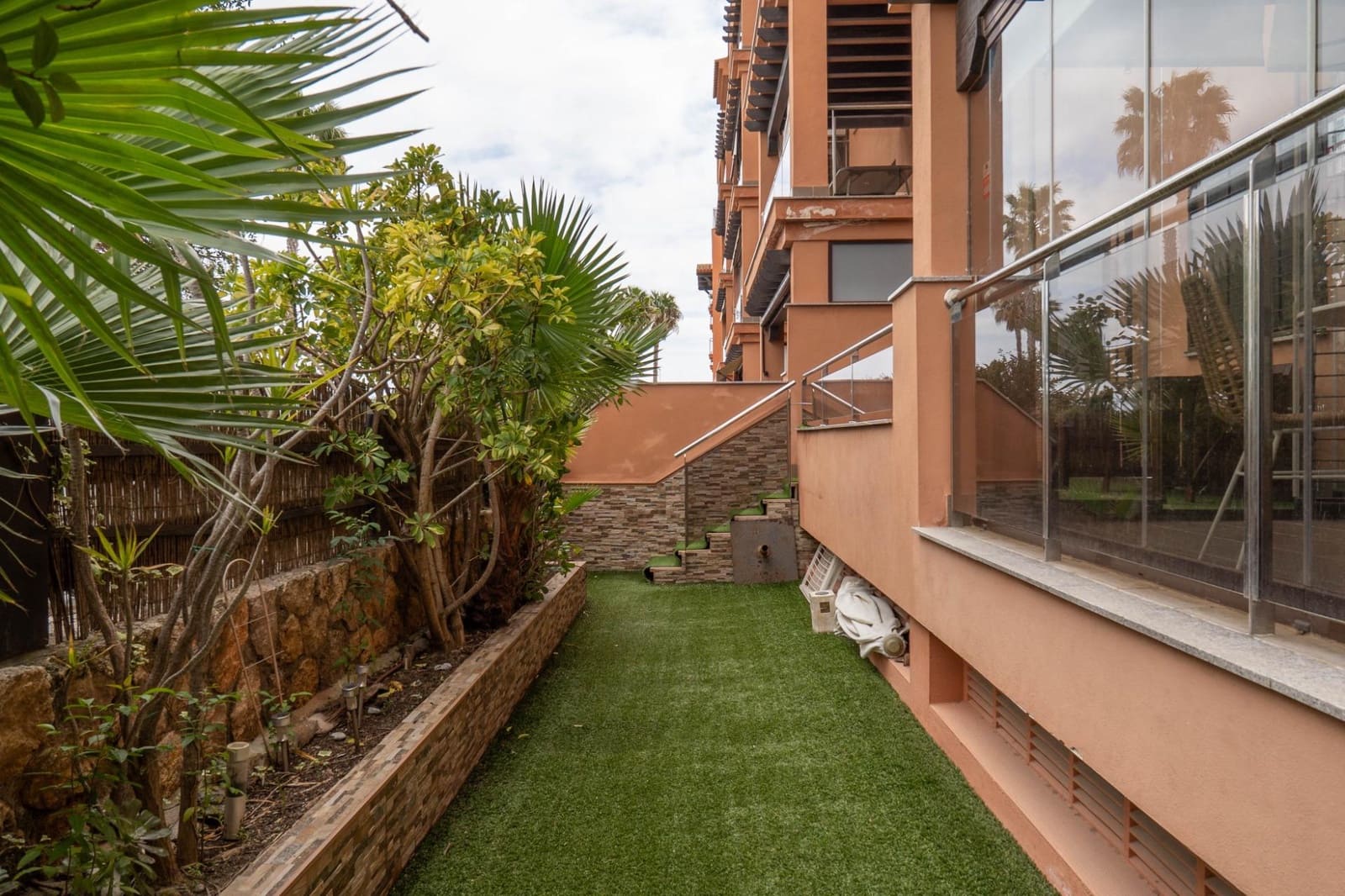 2 slaapkamer Flat te koop in Motril met zwembad garage - € 305.000 (Ref: 9680522)