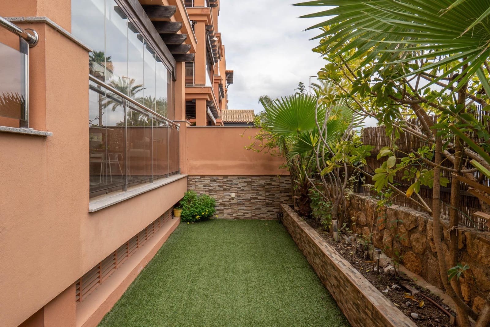 2 slaapkamer Flat te koop in Motril met zwembad garage - € 305.000 (Ref: 9680522)