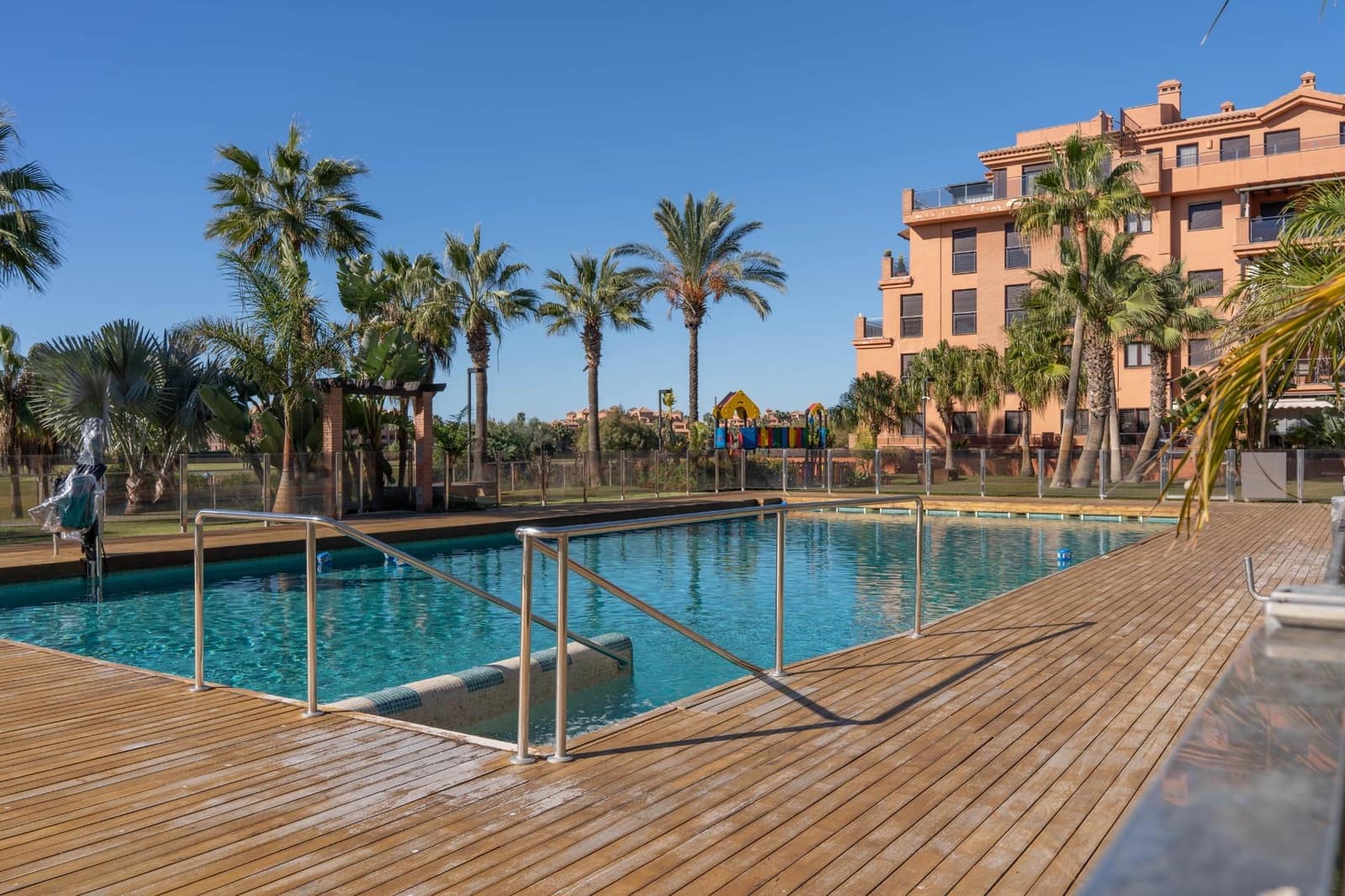 2 slaapkamer Flat te koop in Motril met zwembad garage - € 305.000 (Ref: 9680522)