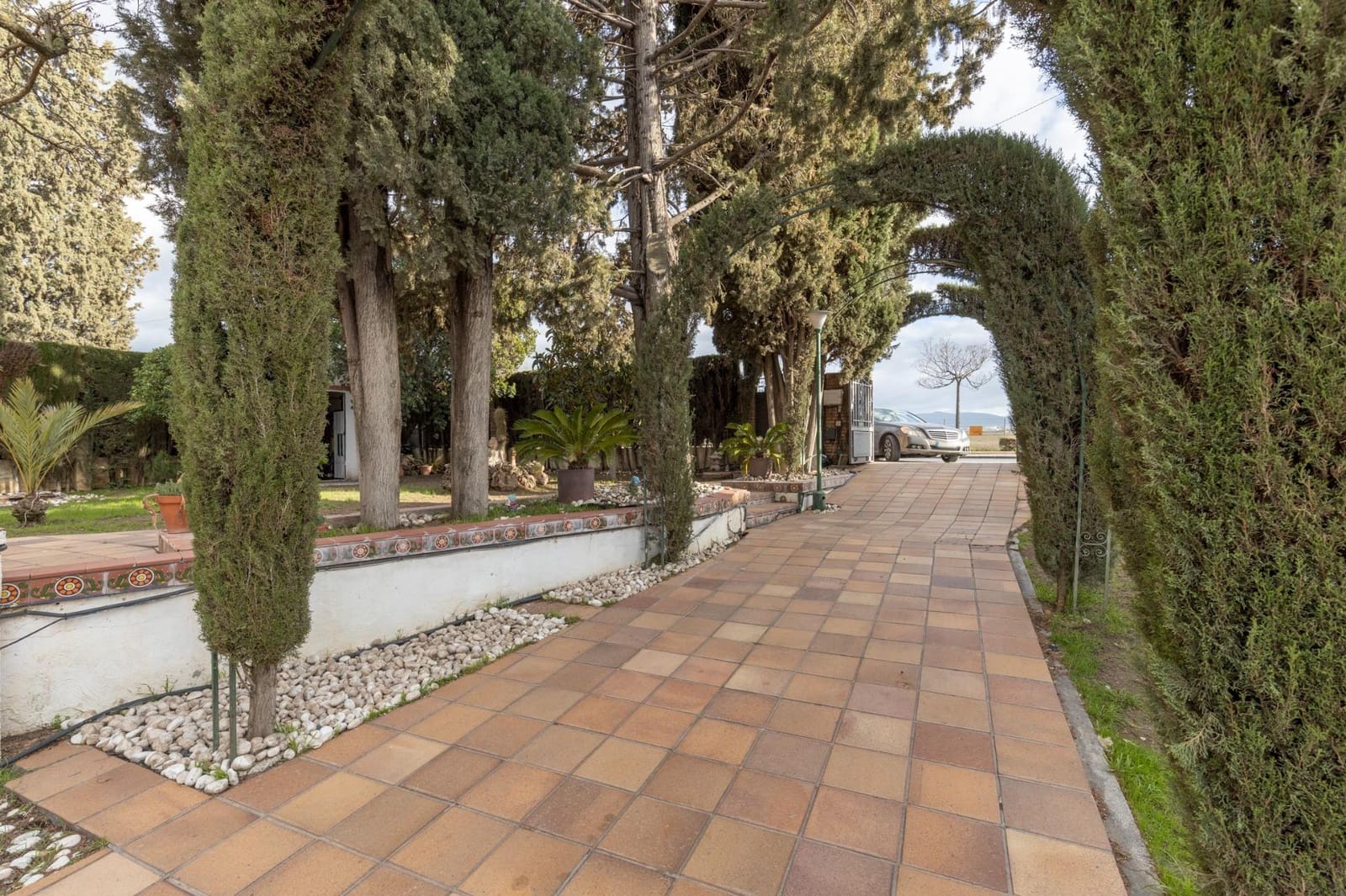 5 bedroom Villa for sale in Las Gabias with garage - € 480,000 (Ref: 9680523)