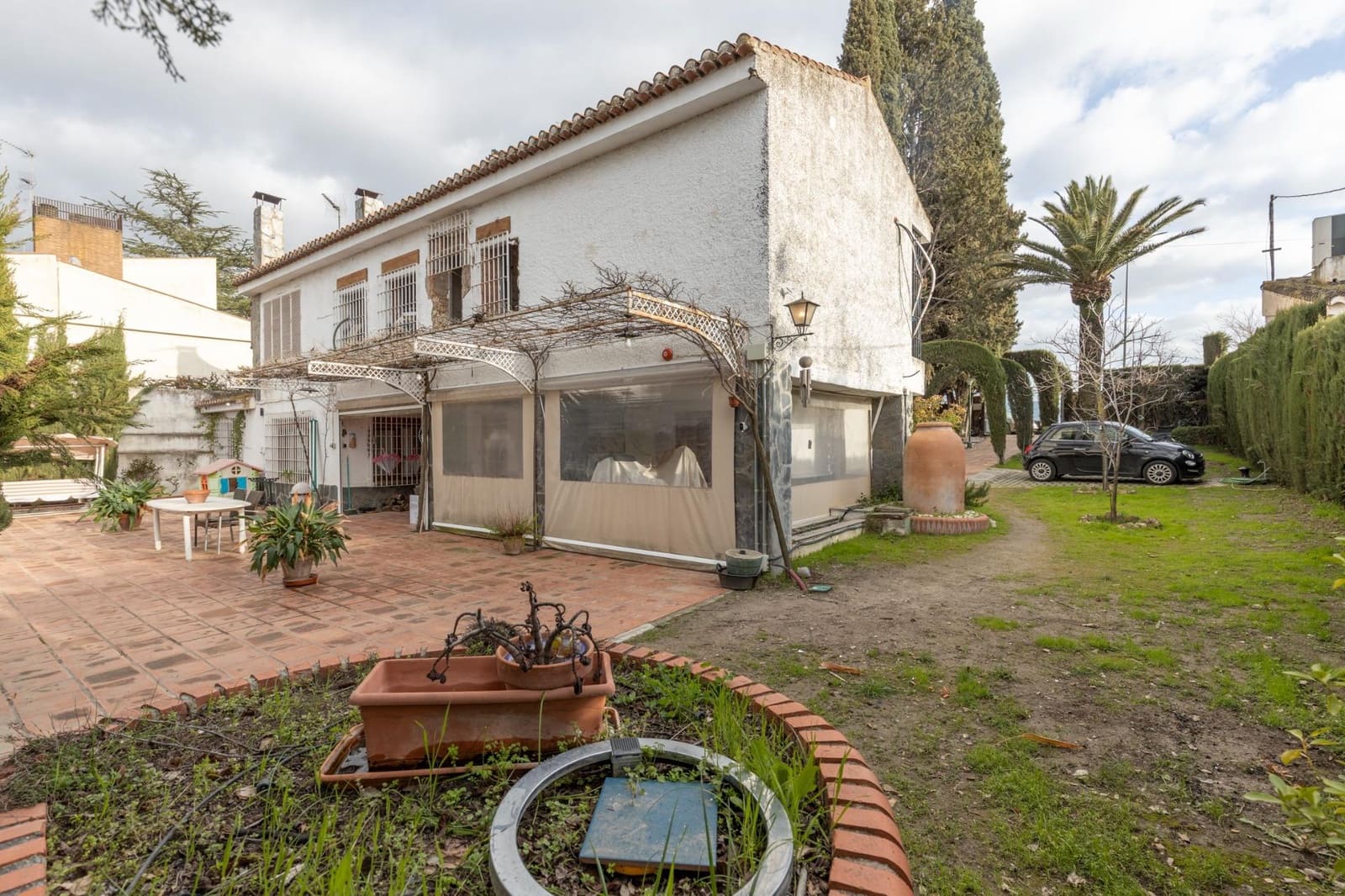 5 bedroom Villa for sale in Las Gabias with garage - € 480,000 (Ref: 9680523)