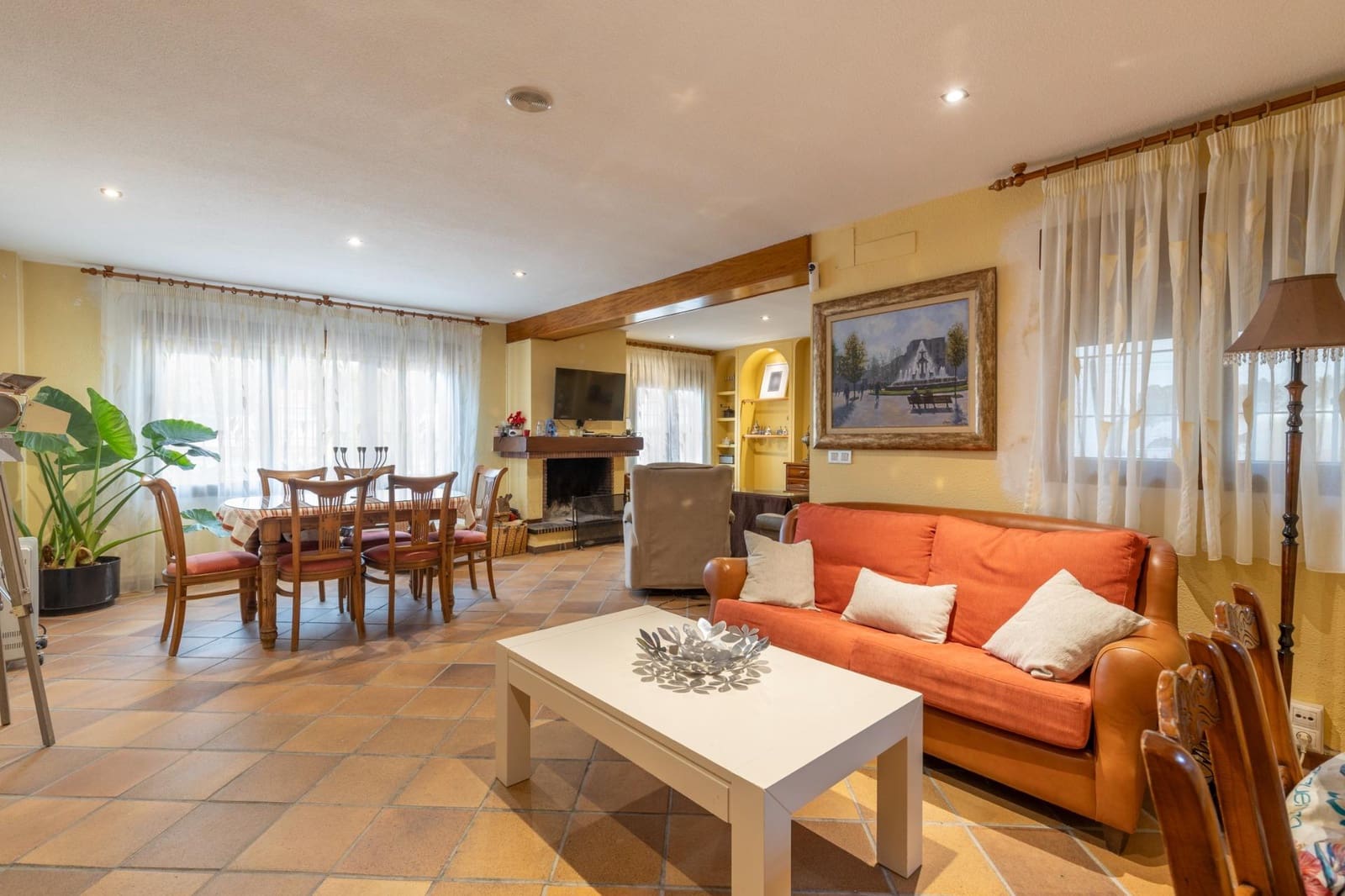 5 bedroom Villa for sale in Las Gabias with garage - € 480,000 (Ref: 9680523)