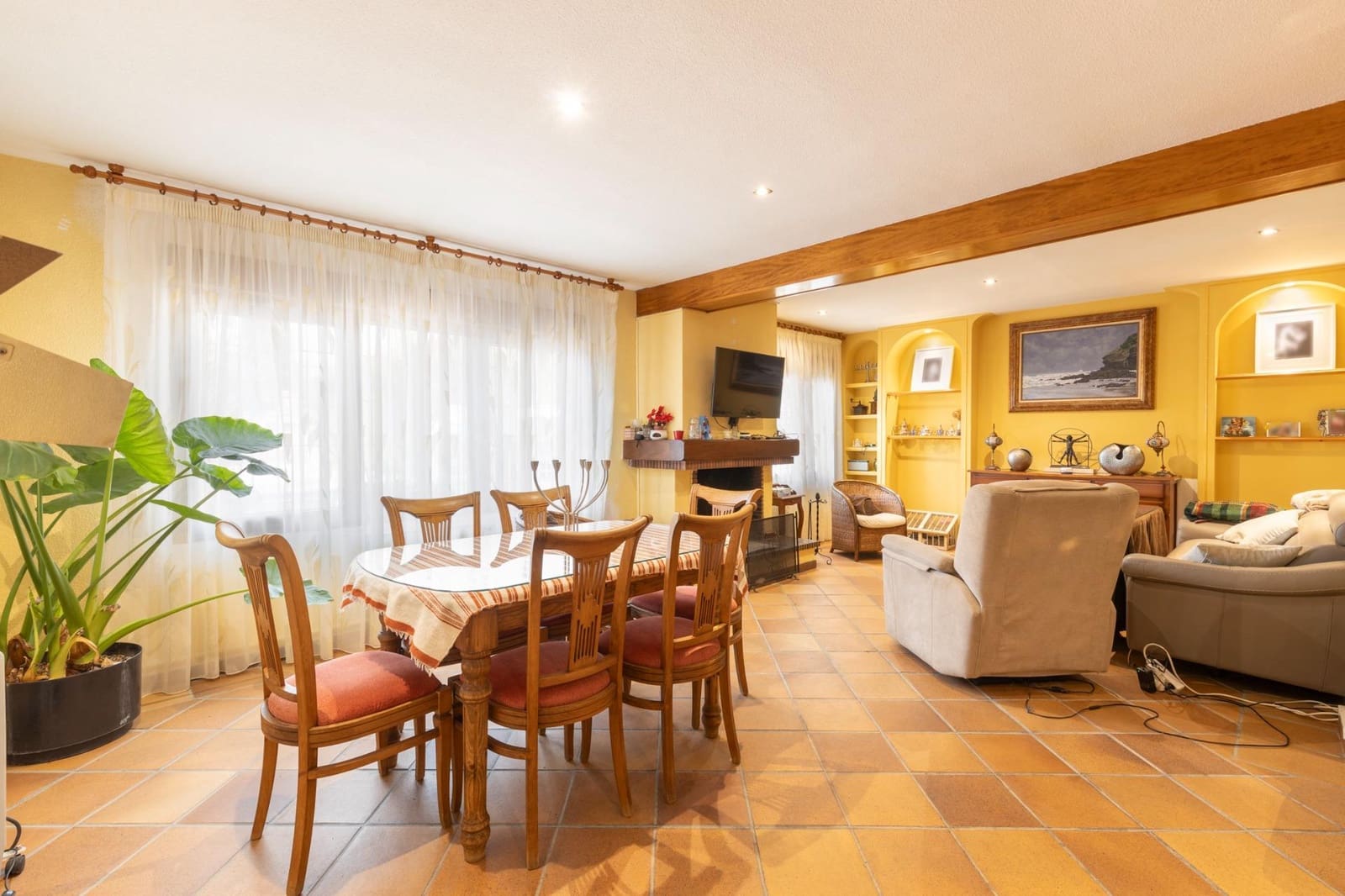 5 bedroom Villa for sale in Las Gabias with garage - € 480,000 (Ref: 9680523)