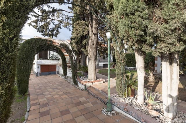 5 bedroom Villa for sale in Las Gabias with garage - € 480,000 (Ref: 9680523)