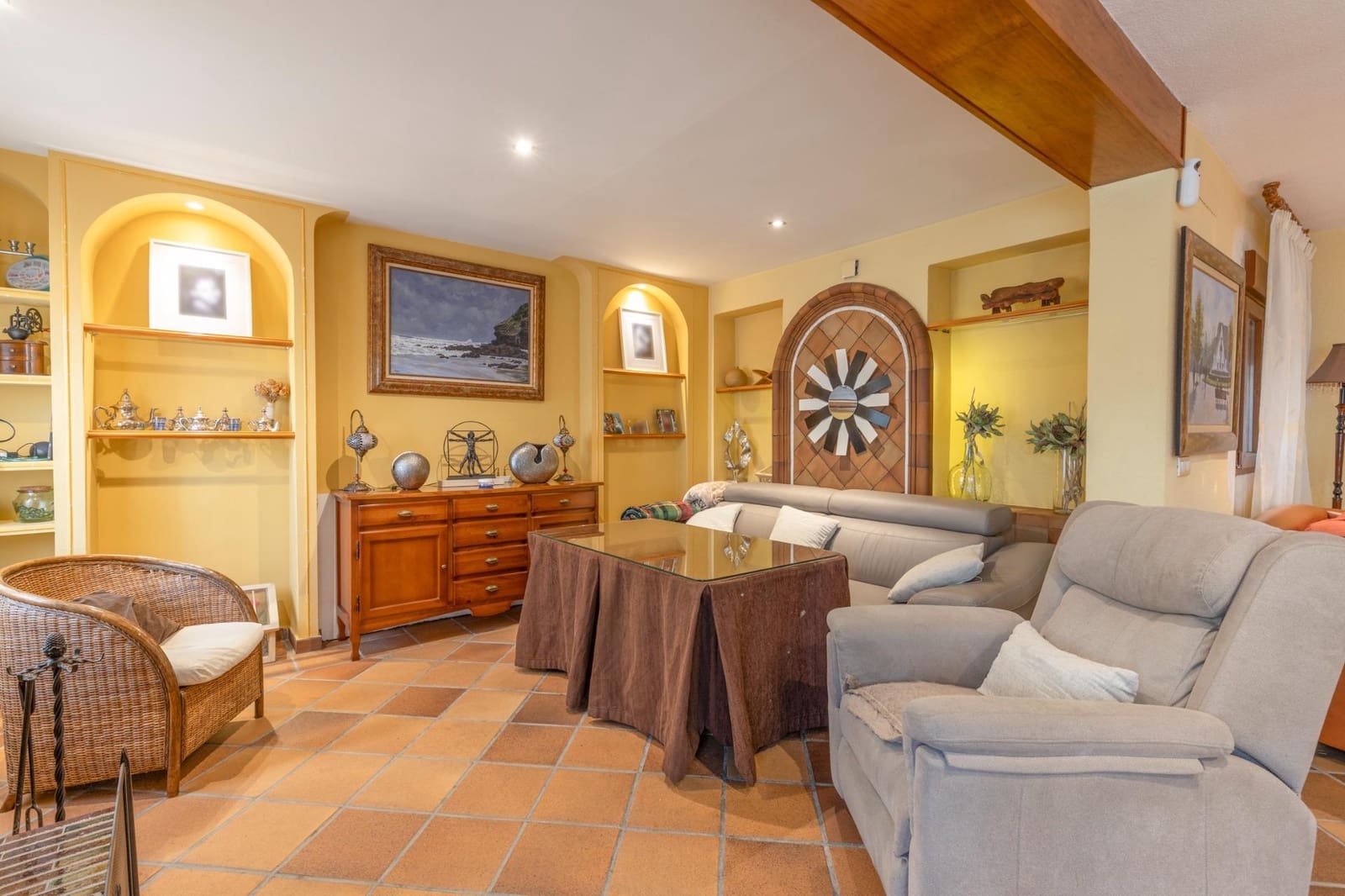 5 bedroom Villa for sale in Las Gabias with garage - € 480,000 (Ref: 9680523)