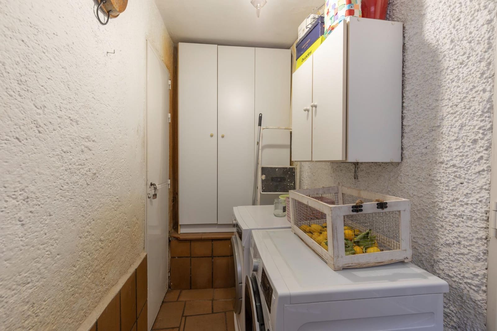 5 bedroom Villa for sale in Las Gabias with garage - € 480,000 (Ref: 9680523)