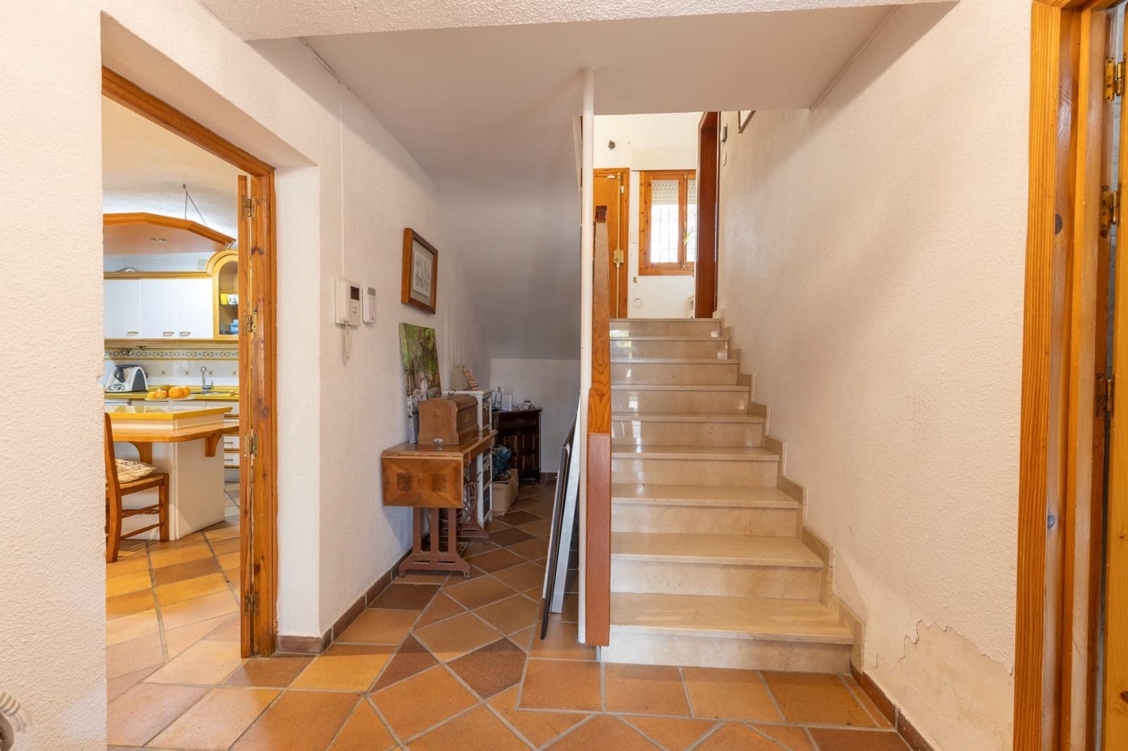 5 bedroom Villa for sale in Las Gabias with garage - € 480,000 (Ref: 9680523)