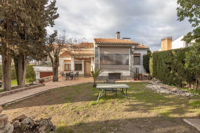 5 bedroom Villa for sale in Las Gabias with garage - € 480,000 (Ref: 9680523)