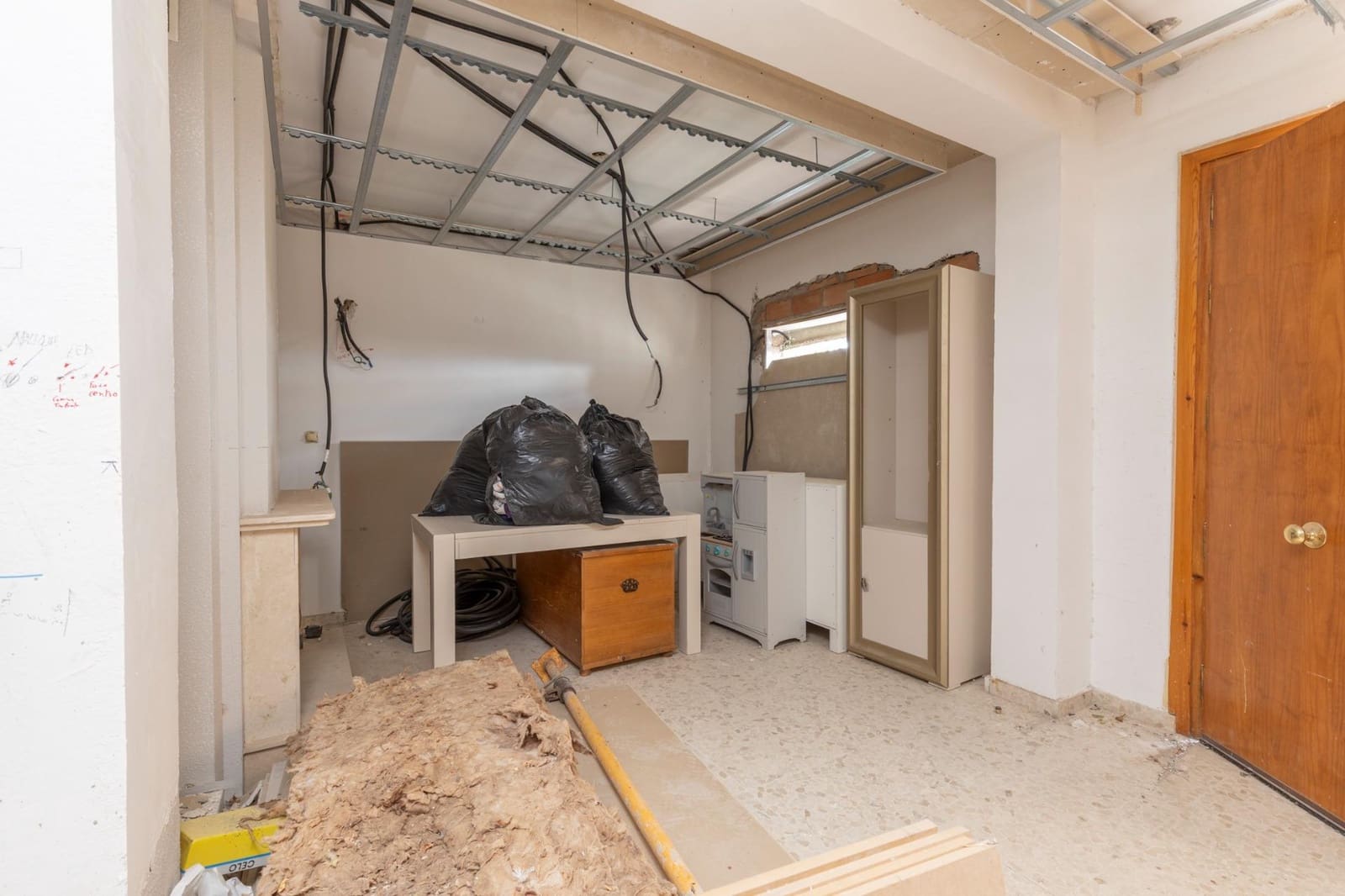 5 bedroom Villa for sale in Las Gabias with garage - € 480,000 (Ref: 9680523)