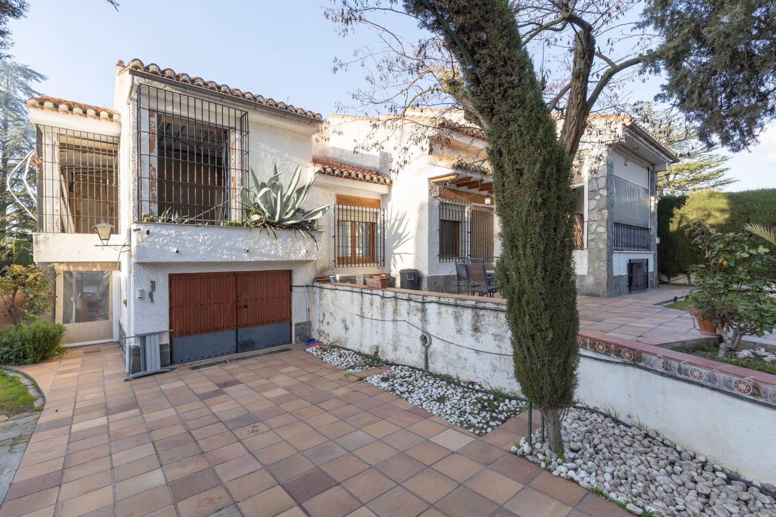 5 bedroom Villa for sale in Las Gabias with garage - € 480,000 (Ref: 9680523)