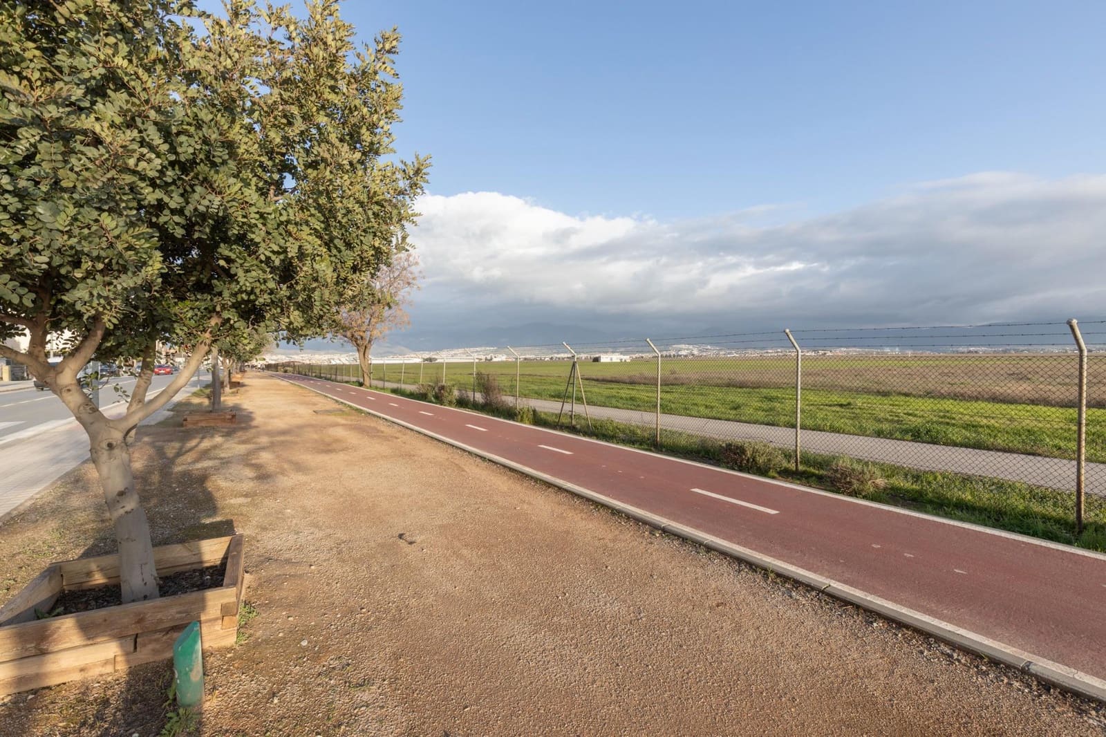 5 bedroom Villa for sale in Las Gabias with garage - € 480,000 (Ref: 9680523)