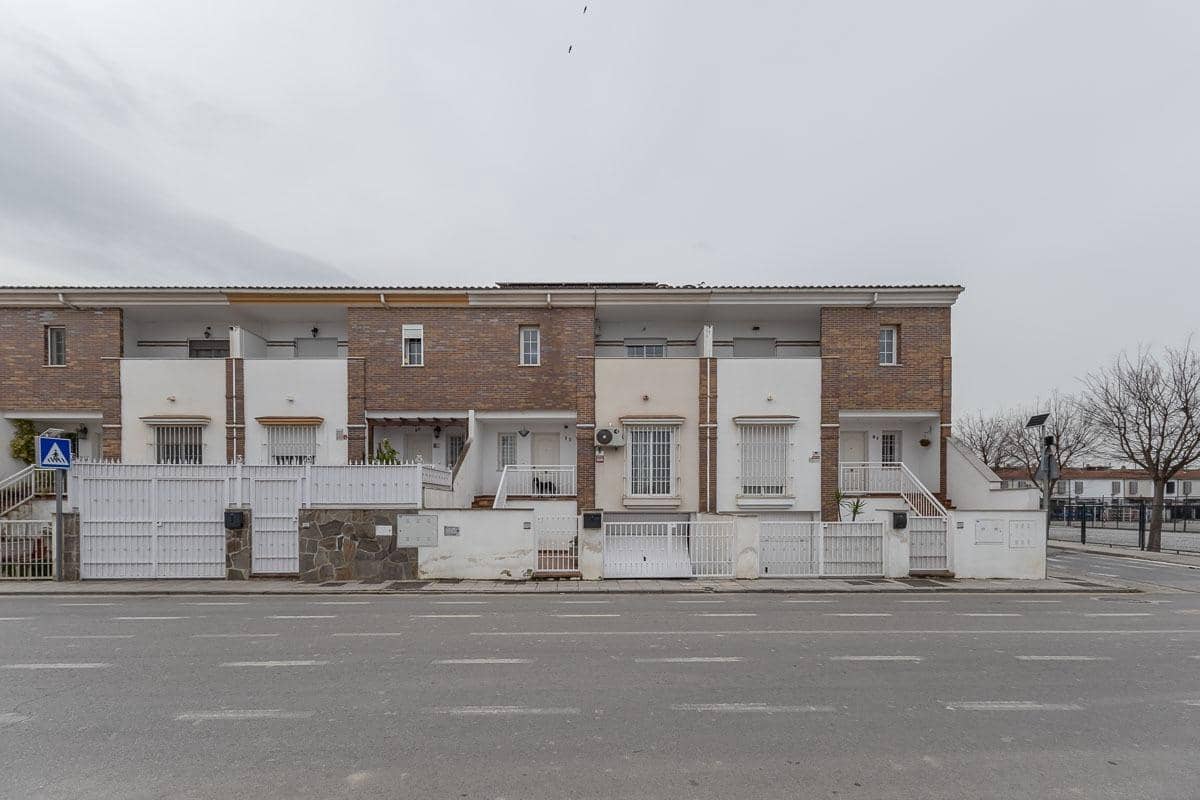 4 sypialnia Dom szeregowy na sprzedaż w Belicena z garażem - 239 900 € (Ref: 9680524)