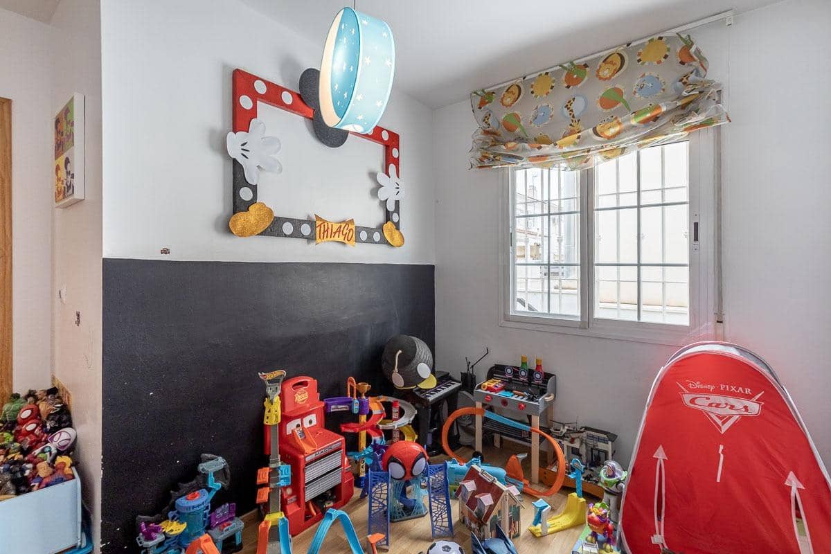 4 sypialnia Dom szeregowy na sprzedaż w Belicena z garażem - 239 900 € (Ref: 9680524)