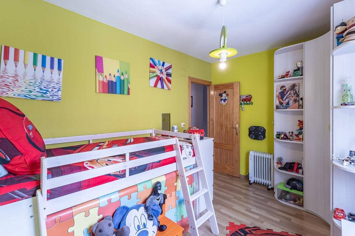 4 sypialnia Dom szeregowy na sprzedaż w Belicena z garażem - 239 900 € (Ref: 9680524)