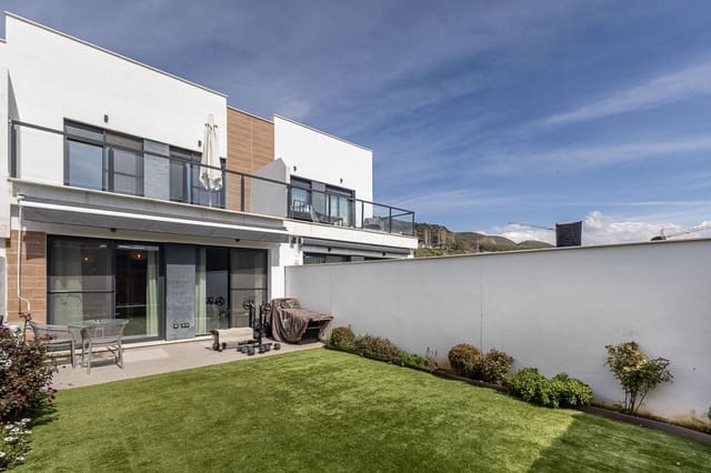 3 chambre Villa/Maison Mitoyenne à vendre à Carretera de la Sierra, Grenade ville - 349 000 € (Ref: 9680525)