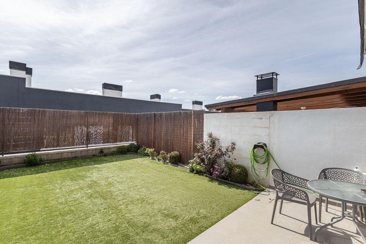 3 chambre Villa/Maison Mitoyenne à vendre à Grenade ville - 349 000 € (Ref: 9680525)