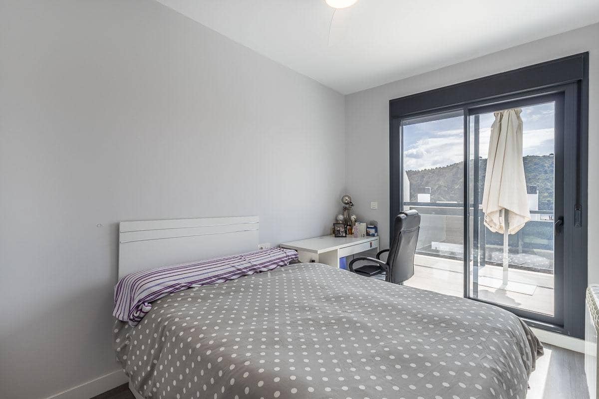 3 chambre Villa/Maison Mitoyenne à vendre à Grenade ville - 349 000 € (Ref: 9680525)