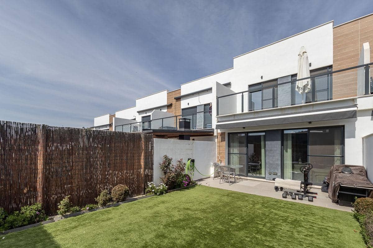 3 chambre Villa/Maison Mitoyenne à vendre à Grenade ville - 349 000 € (Ref: 9680525)