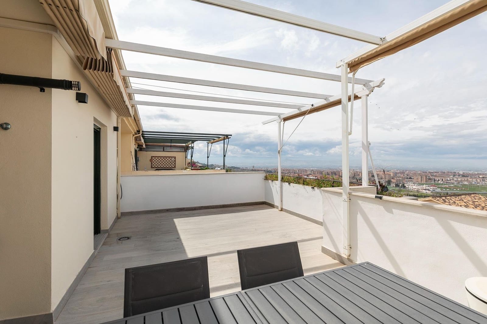 3 Zimmer Penthouse zu verkaufen in Jun mit Pool Garage - 360.000 € (Ref: 9680526)